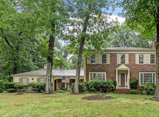 19 Huntingdon Rd, Lynnfield, MA 01940