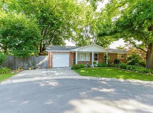4 Stadium Dr, Saint Charles, MO 63301
