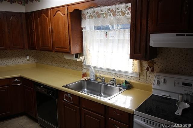 1st image of 251 Carolina Dr APT 9A