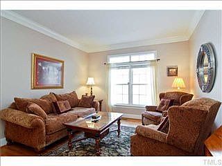 2nd image of 1919 Larkspur Ln