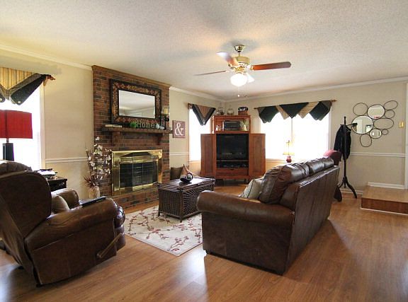 3rd image of 315 Loblolly Cir