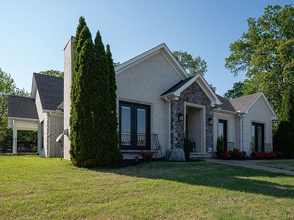 4th image of 5020 Bay Hill Dr