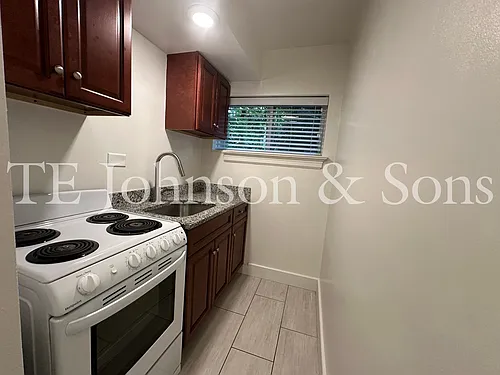 501 Hawthorne Rd #8 Photo 1