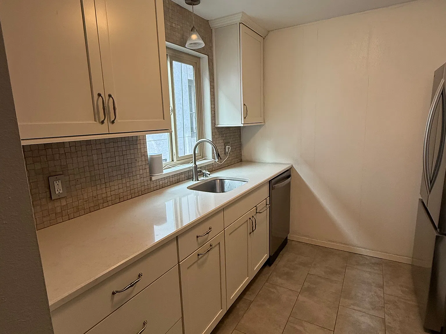 2 bed, 1070 sqft, $2,900 — Photo 3