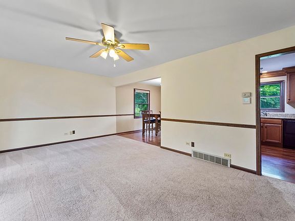 4th image of 880 Helen Ave