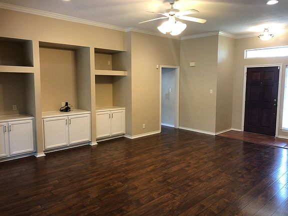 3rd image of 3104 Pleasant Grove Dr