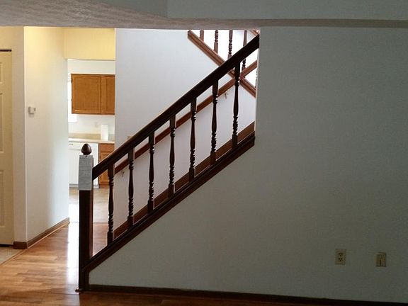 Living room-hallway to kitchen