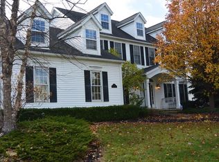 150 Chadwick Dr, Aurora, OH