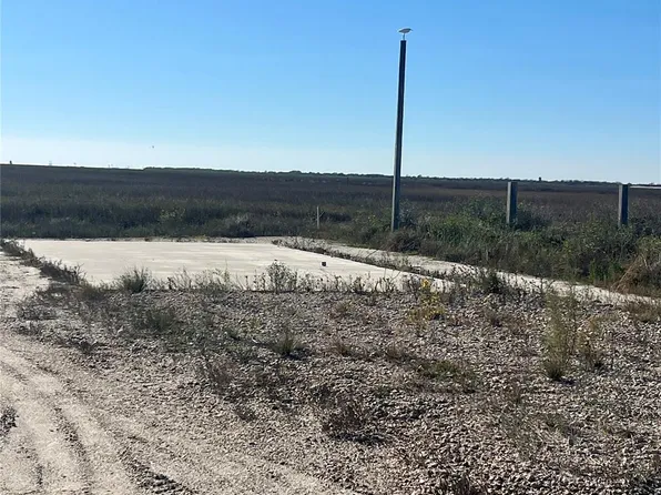 1267 N Tinkle Ln, Crystal Beach, TX 77650