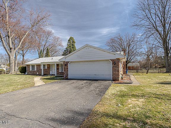 3rd image of 4842 Larkhaven Dr