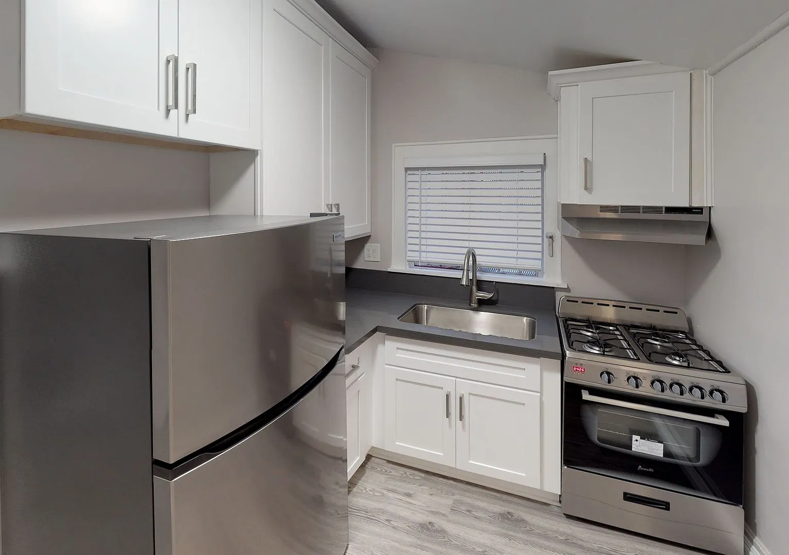 1422 Apartments....Recently Renovated...2 Bedroom Available...Call Now! — Photo 4