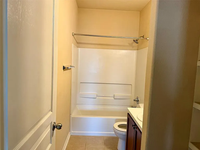 3301 Stirrat St — Photo 7