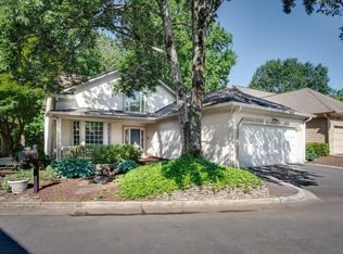 33 Ridgemere Trce, Sandy Springs, GA 30328