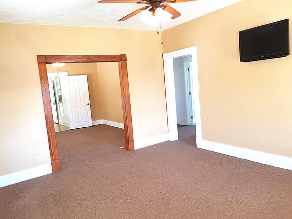 3rd image of 1114 N Washington Ave