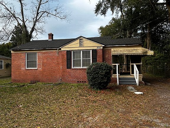 4th image of 1023 Bunker Hill Blvd