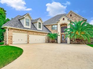 4138 Lakepointe Forest Dr, Seabrook, TX 77586