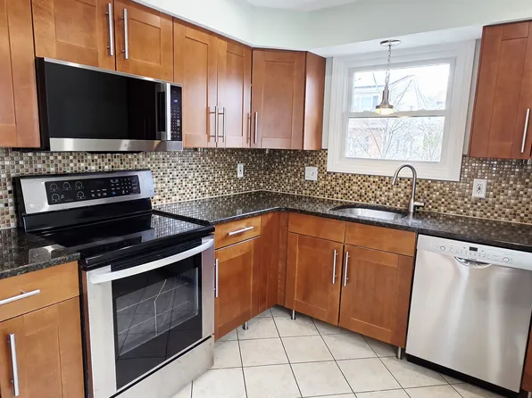 15 Putnam Pl, Winthrop, MA 02152
