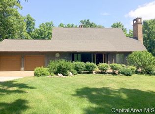 607 E 2650 North Rd, Rochester, IL 62563