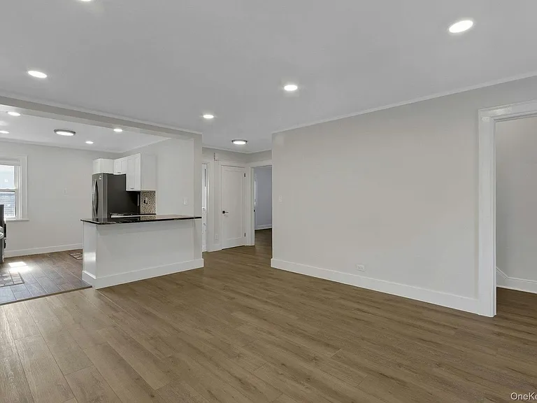 64 Lyons Rd — Photo 8