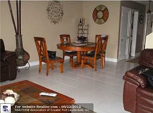 3rd image of 1117 Sussex Dr