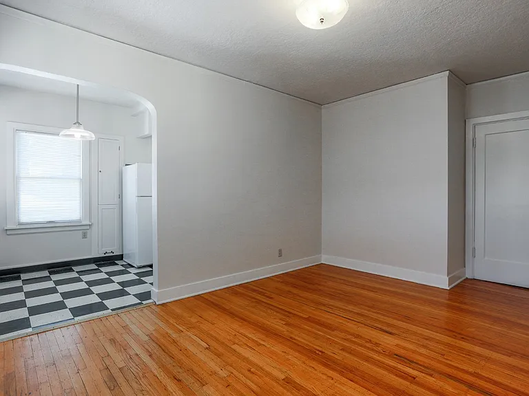 2503 NW Raleigh St — Photo 16