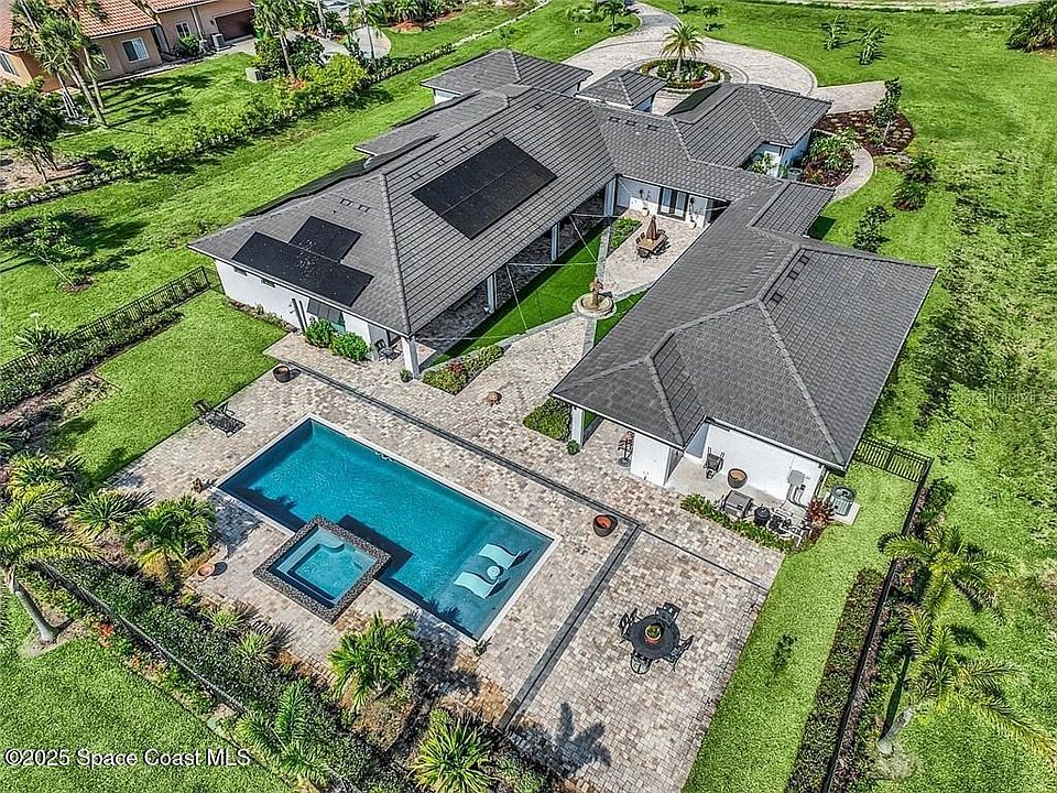 2nd image of 5140 DEL SOL DRIVE