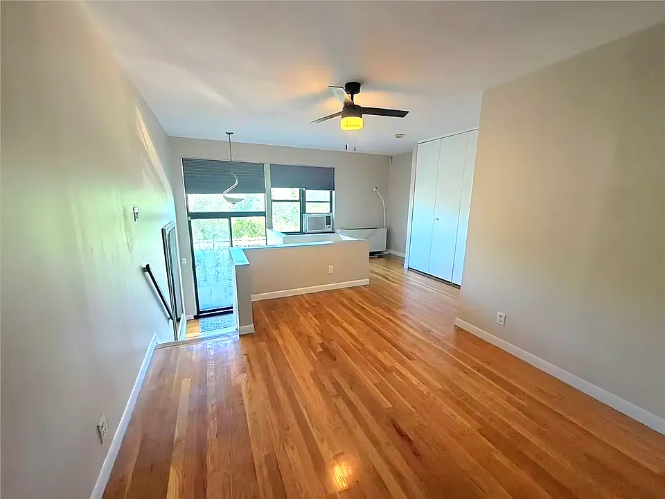 175 Zoe St #6S