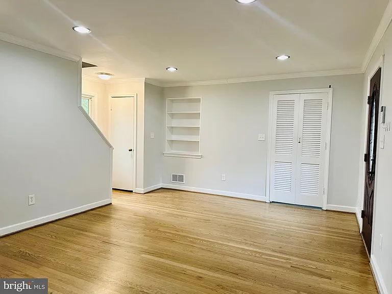 2500 Lake Ave — Photo 6