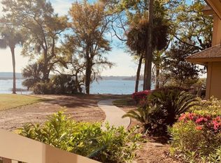 2004 Bluff Villas Rd, Saint Helena Island, SC 29920