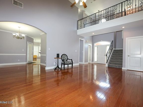 3rd image of 3344 Chateau Cir N