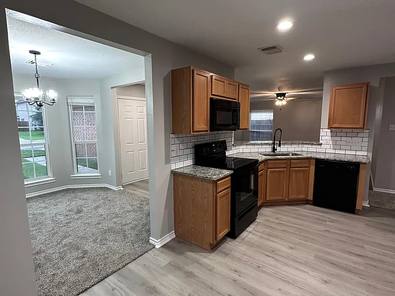 2310 Shady Pine Dr — Photo 7