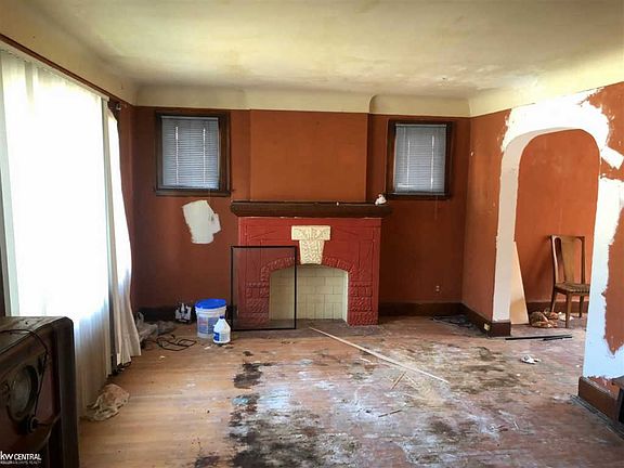 5th image of 13996 Cloverlawn St