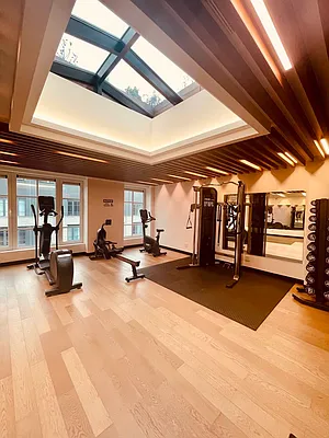 Rented by E Realty International Corp | media 27