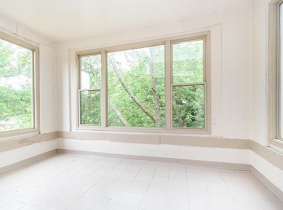 3rd image of 1315 E 52nd St #2W