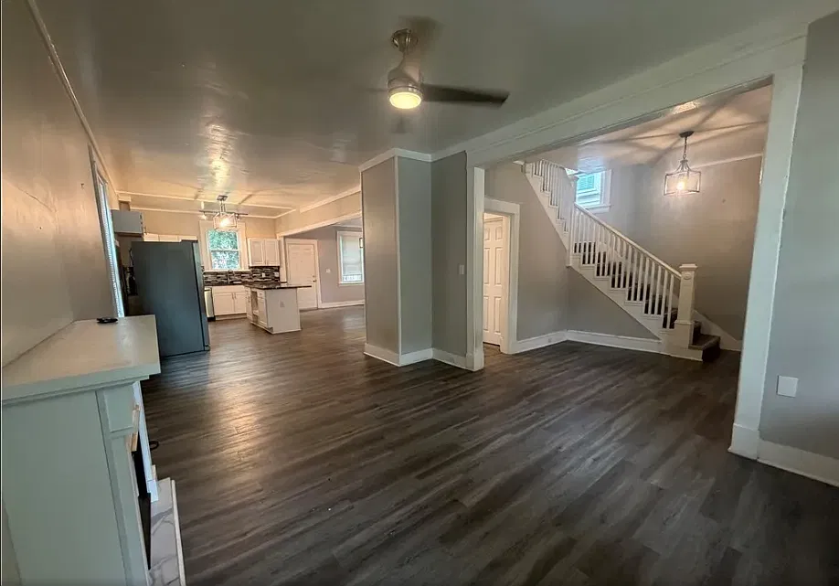 4 bed, 1776 sqft, $2,300 — Photo 2