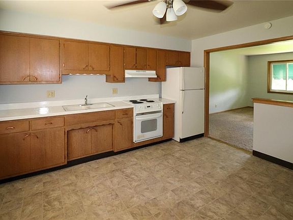 3rd image of 4835 N Bolton Ave APT 4