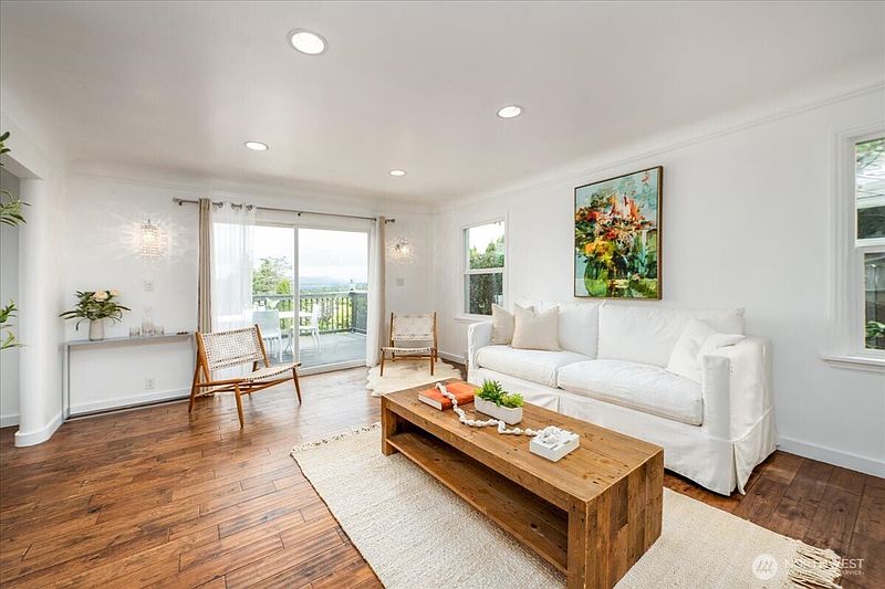 2nd image of 5018 28th Avenue S