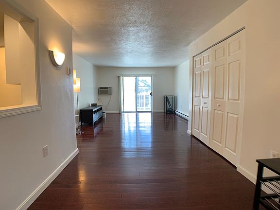2nd image of 27 Greentree Ln #46
