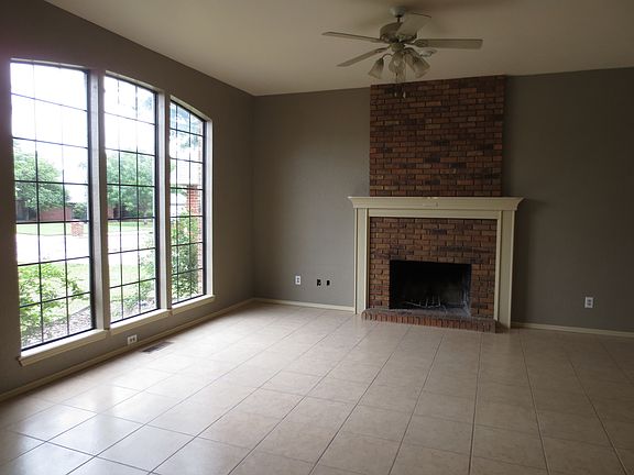 4th image of 1700 Whispering Creek Ct