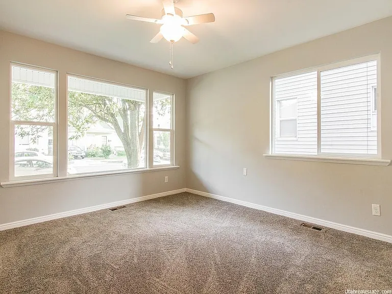 363 E Harrison Ave — Photo 16