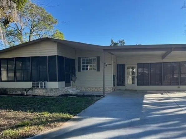 1200 Lake Dr #A16, Grand Island, FL 32735