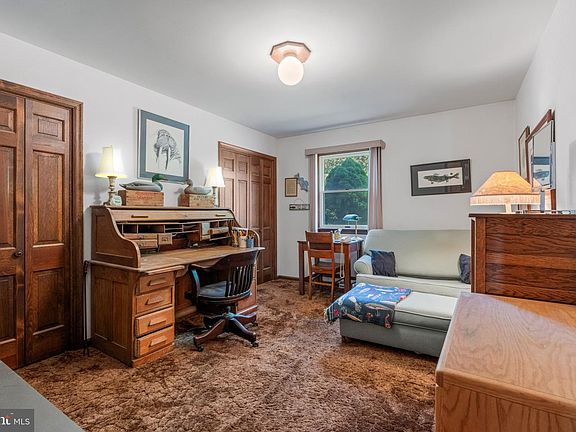 3rd image of 216 Hickory Dale Dr