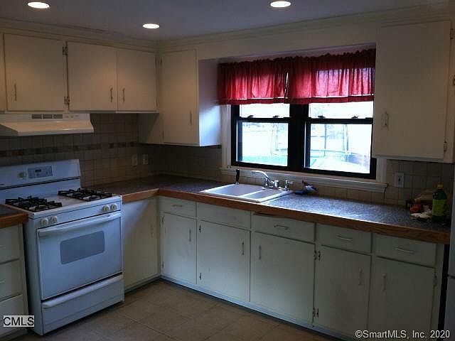 2nd image of 26 Geissler Dr