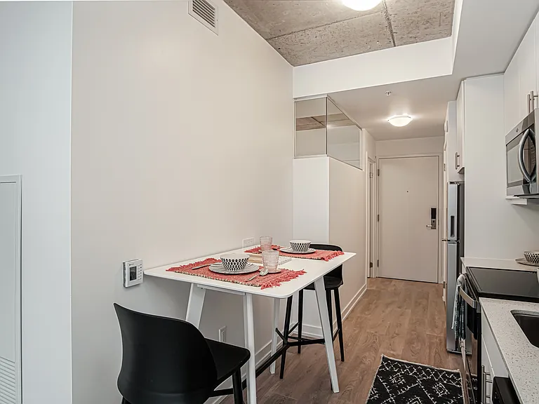 333 University Ave — Photo 41