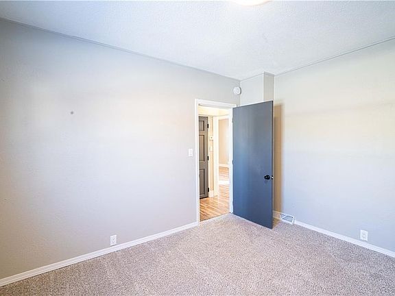 2nd image of 3108 Burnside Ave