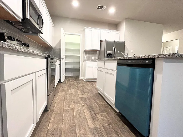 105 Naset Dr — Photo 13