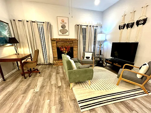 1701 Lynx Cir Photo 1