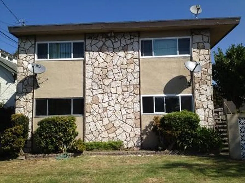 1437 Ward St