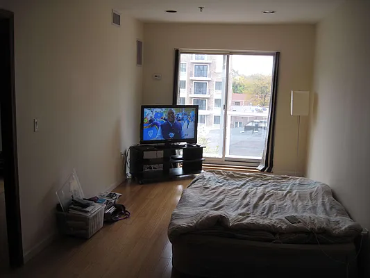 Rented by 18 REALTY | media 23