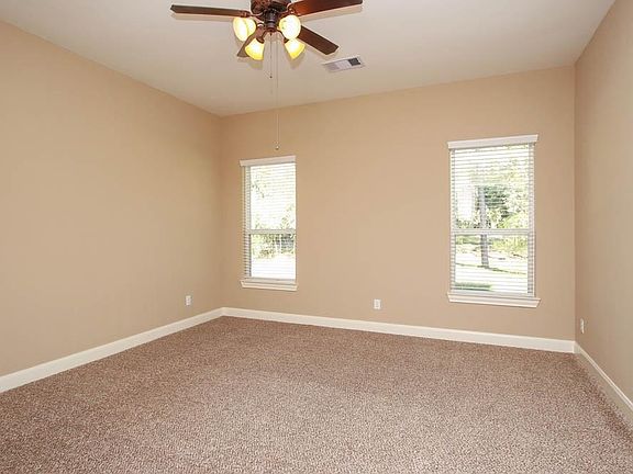 4th image of 129 Dogwood Dr